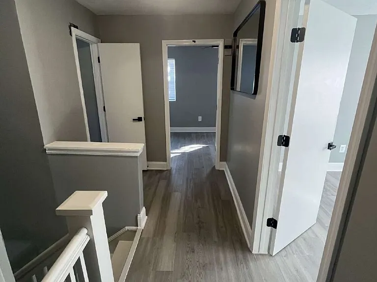 27 N Linwood Ave — Photo 11