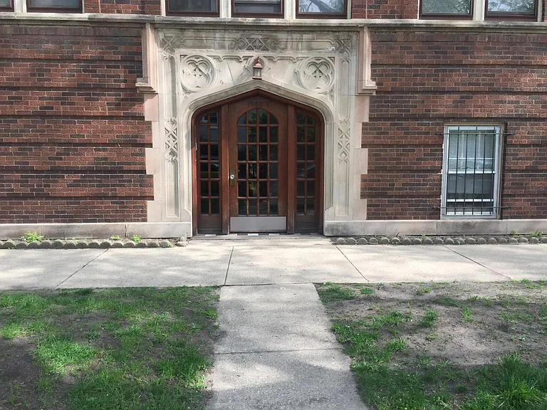 1742 W Sunnyside Ave #3 — Photo 1
