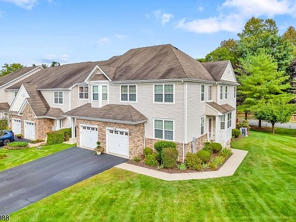 2nd image of 40 Indian Field Dr