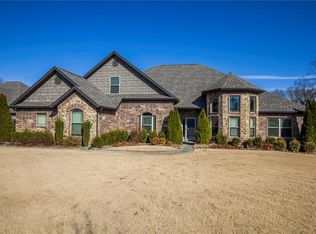 3405 NE Oaktrace Ave, Bentonville, AR 72712