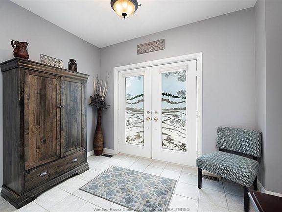 5th image of 186 Crystal Harbour Dr