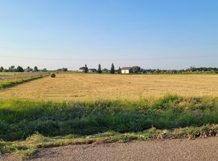 615 Apple Ridge Rd, Menoken, ND 58558