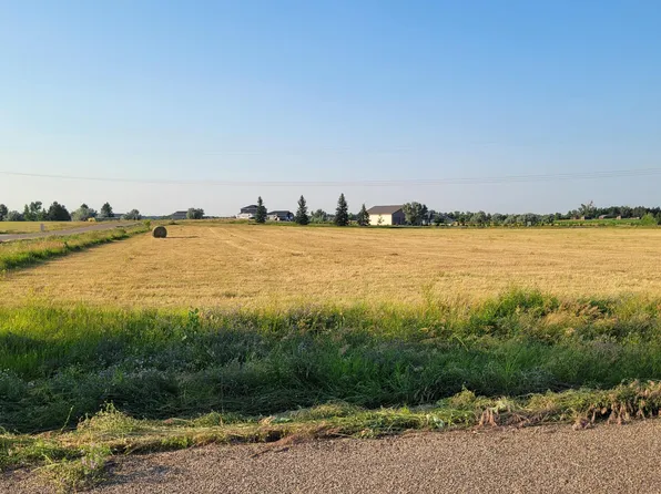 615 Apple Ridge Rd, Menoken, ND 58558