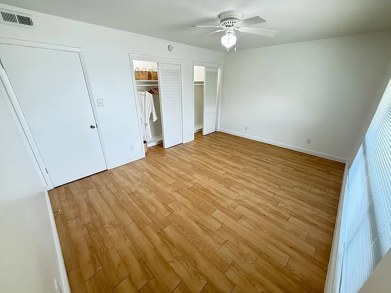 Lorrain Apartments — Photo 51