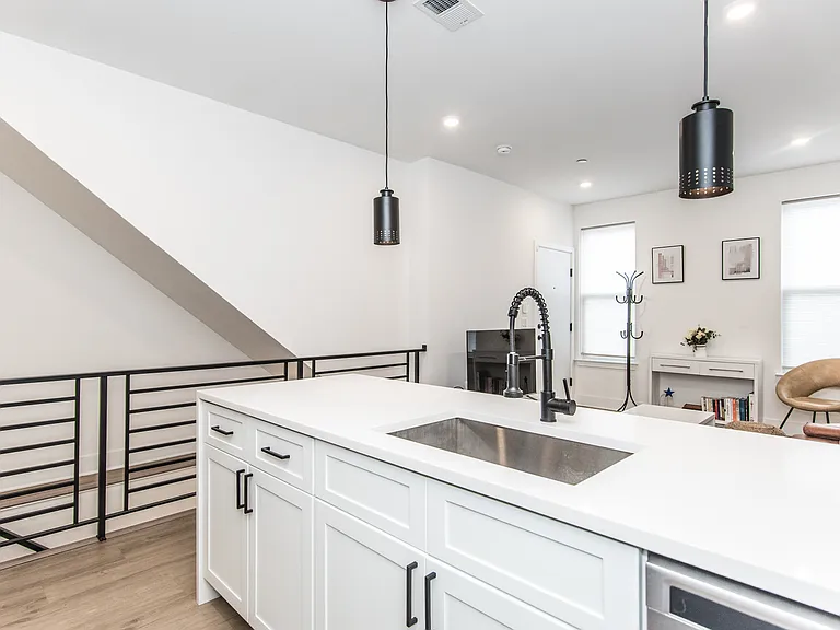 2435 W Master St #1A — Photo 28