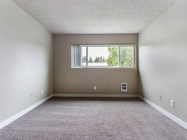COURTYARD APTS-MUKILTEO — Photo 42