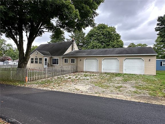 4th image of 971 Township Road 823