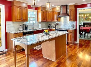 527 Michigan Dr, Falling Waters, WV 25419