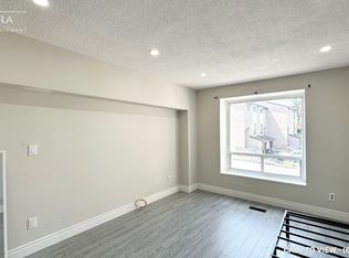 55 Collinsgrove Rd #212, Toronto, ON M1E4Z2