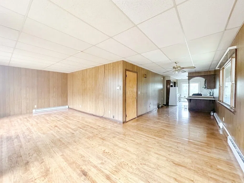 205 Center Street - A — Photo 4