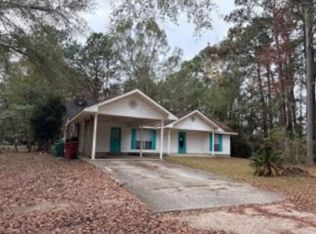2 Pleasant Ln, Picayune, MS 39466