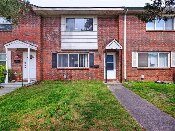869 S Club House Rd APT 3, Virginia Beach, VA 23452
