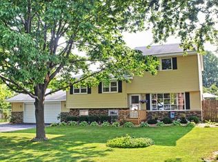 1N353 Darling St, Carol Stream, IL 60188