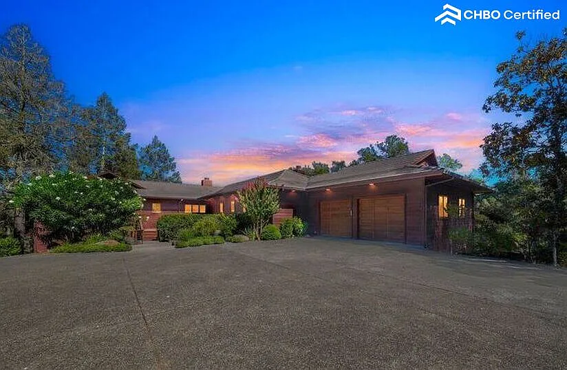 Napa Valley View Furnished Getaway — Photo 3