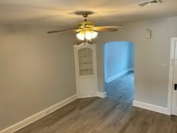 12 E Main St #2F, Schuylkill Haven, PA 17972