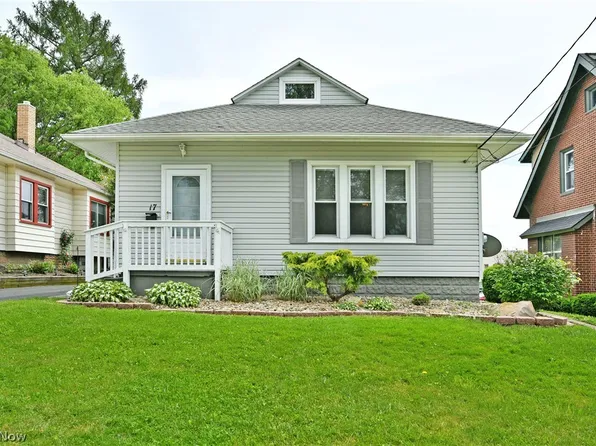 17 E Prospect St, Girard, OH 44420