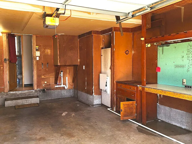 209 W Coe Dr — Photo 37