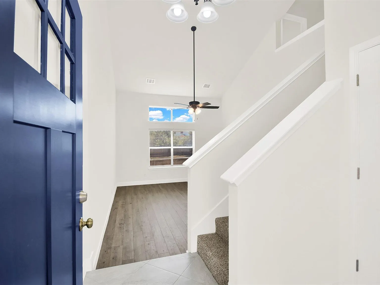 3 bed, 2.5 bath, 1520 sqft, $1,950 — Photo 2
