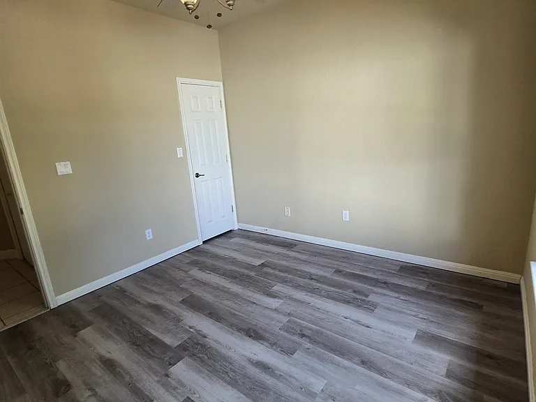 Primar bedroom
