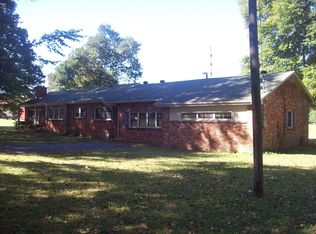 703 Ellington Dr, Lafayette, TN 37083