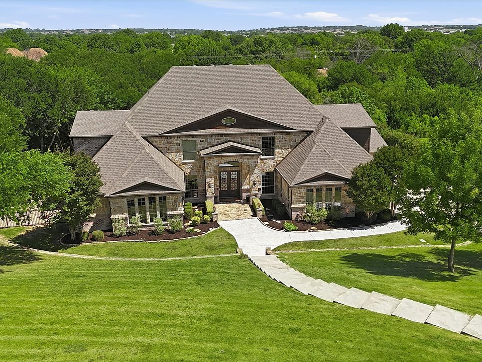 1st image of 501 Holly Ct
