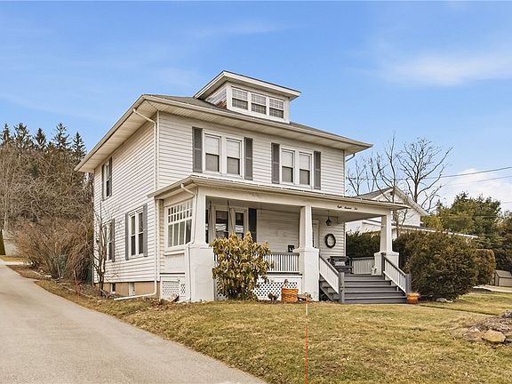 2nd image of 810 W Main St