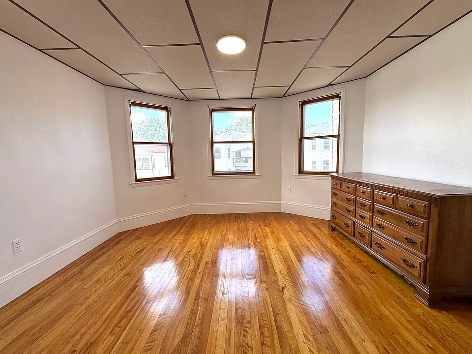16 Plantation St #3