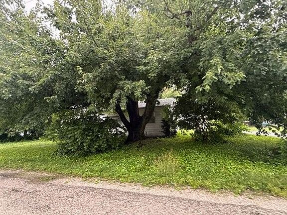 3rd image of 222 N 6th St