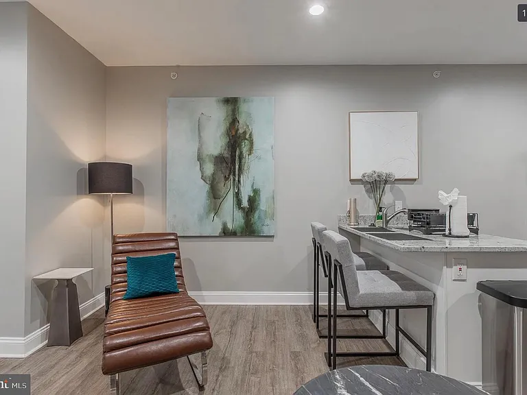 3221 Noble St #3 — Photo 11