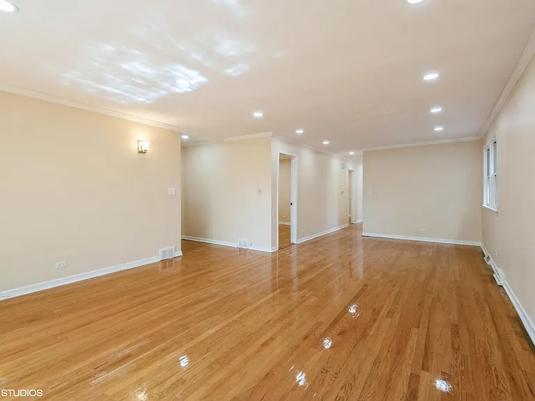 2623 W Arthur Ave #2 — Photo 3