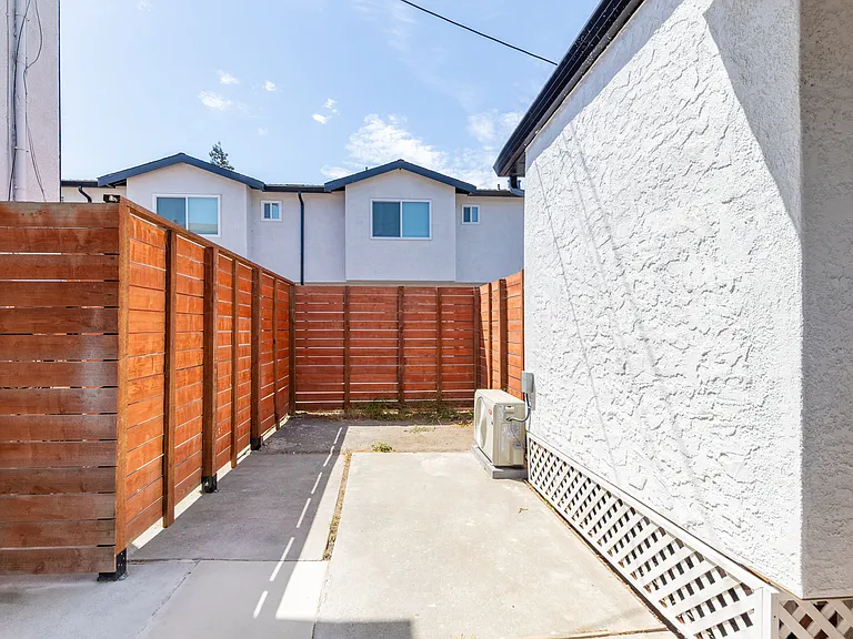 15548 Usher St #1 — Photo 26
