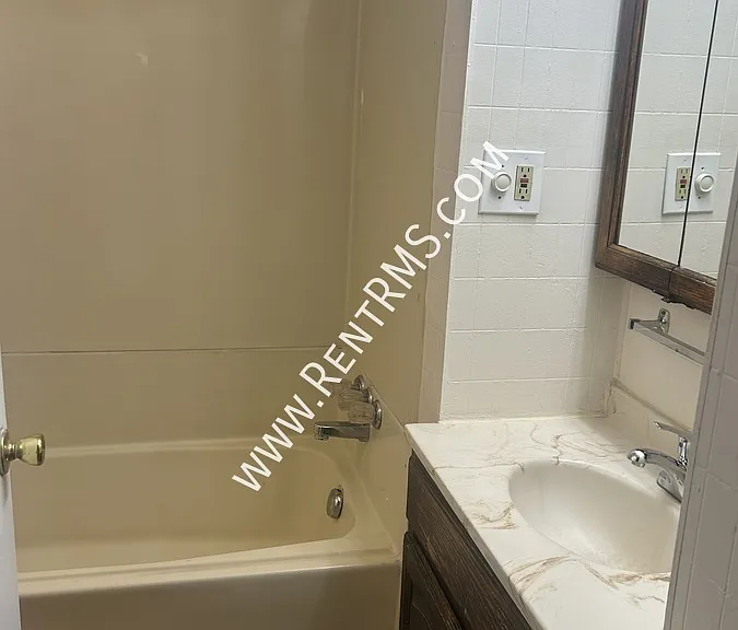 700 SE Carnahan Ave — Photo 12