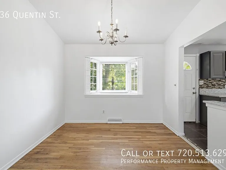 536 Quentin St — Photo 9