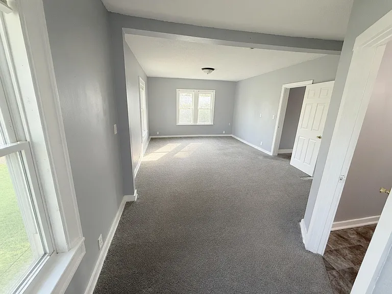 907 Pershing Ave — Photo 8