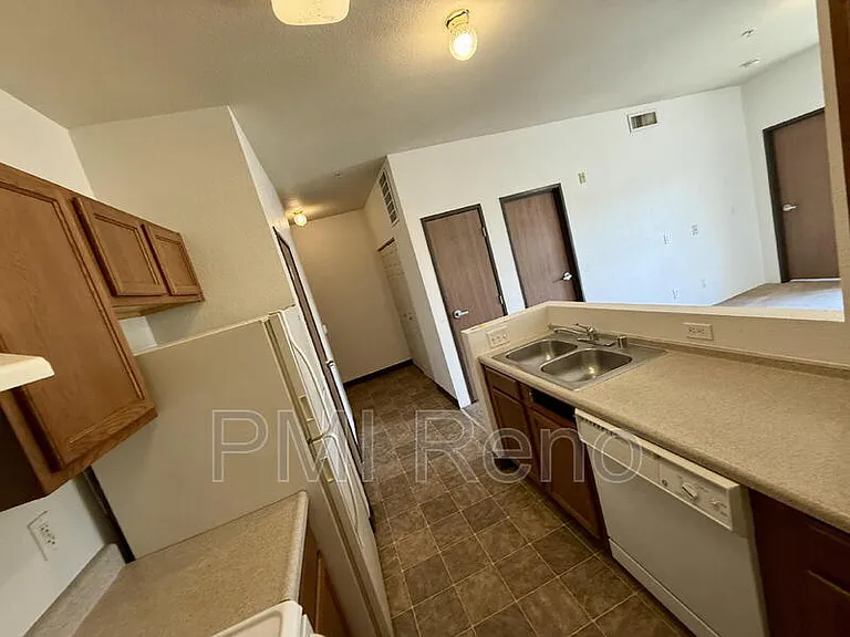 Big Horn Apartments — Photo 10