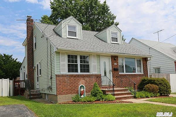 1st image of 330 Nassau Blvd