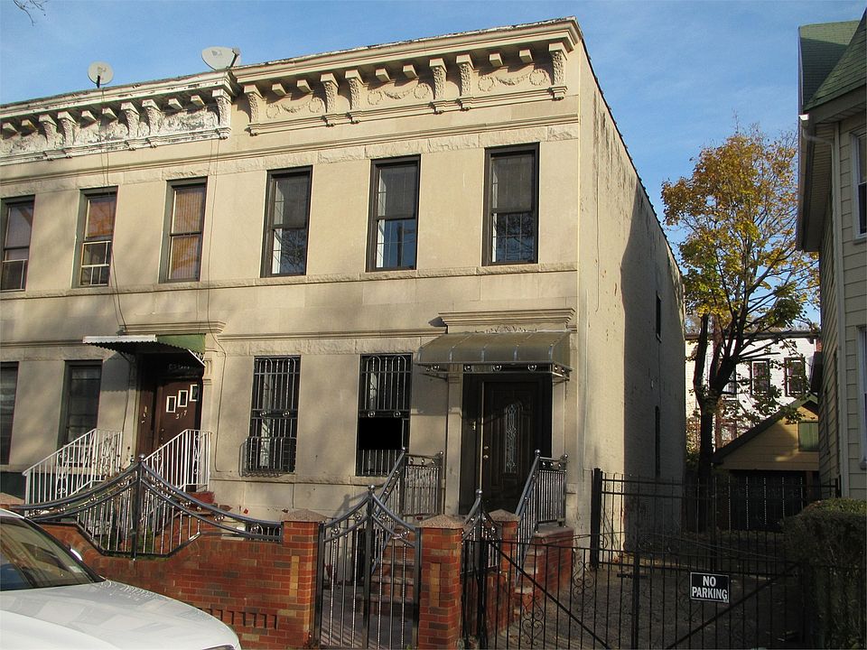 1st image of 321 E 28th St #2