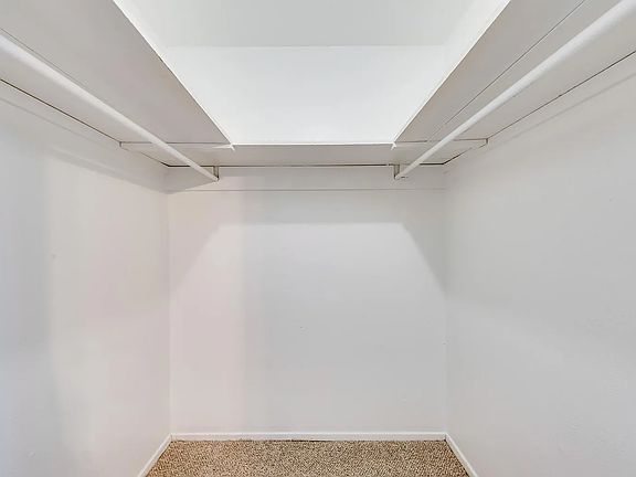 3rd image of 7102 Glenview Dr APT 206