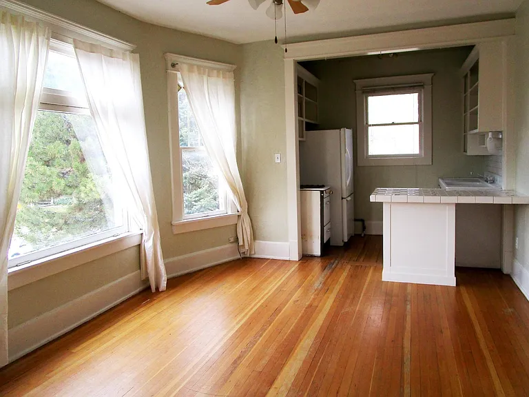 851 E 3rd Ave #4 — Photo 2