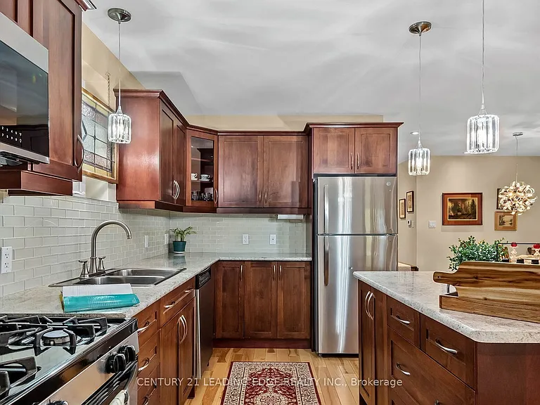 177 Fallingbrook Rd — Photo 5