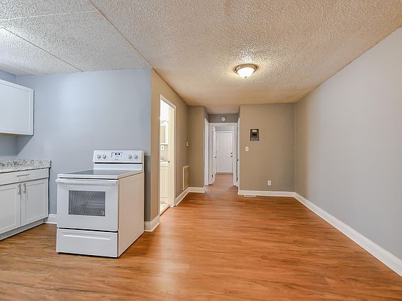 2nd image of 112 Sylvania Ave #4