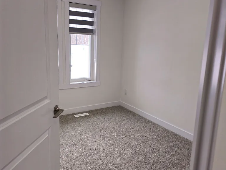 63 Fenwyck Blvd — Photo 17