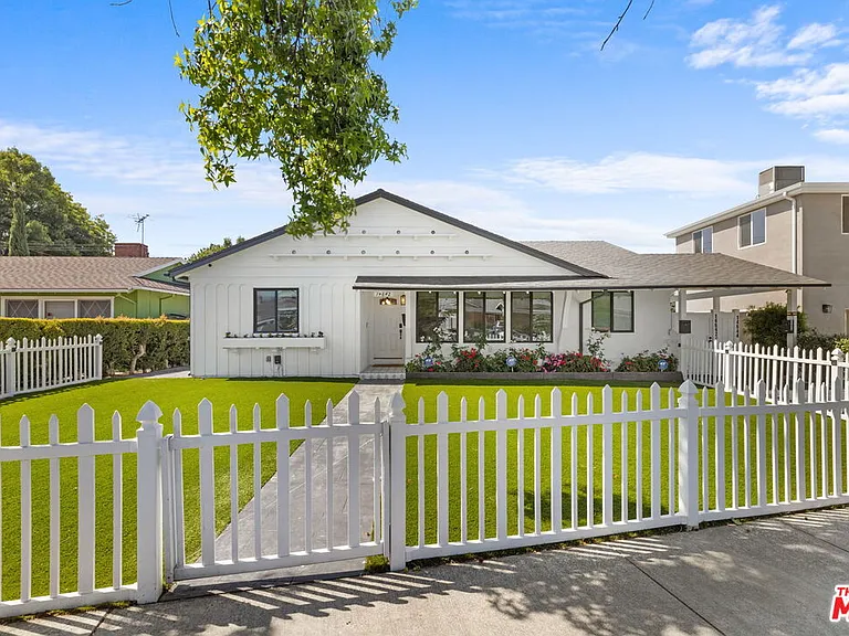 14642 Runnymede St — Photo 4