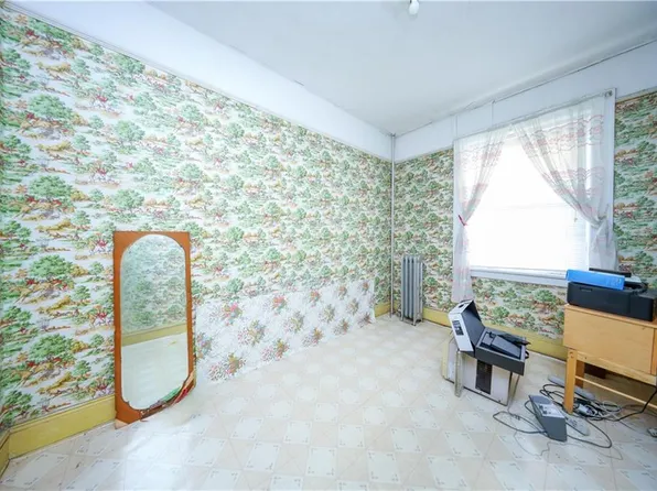 97 Avenue S image 9 of 32