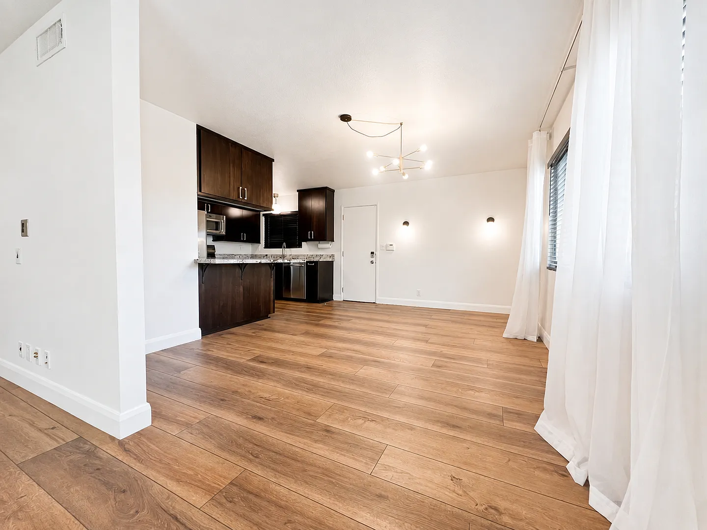 Stunning Hacienda Heights Home — Photo 4