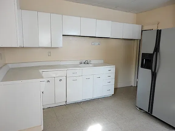 123 N Meade St — Photo 3