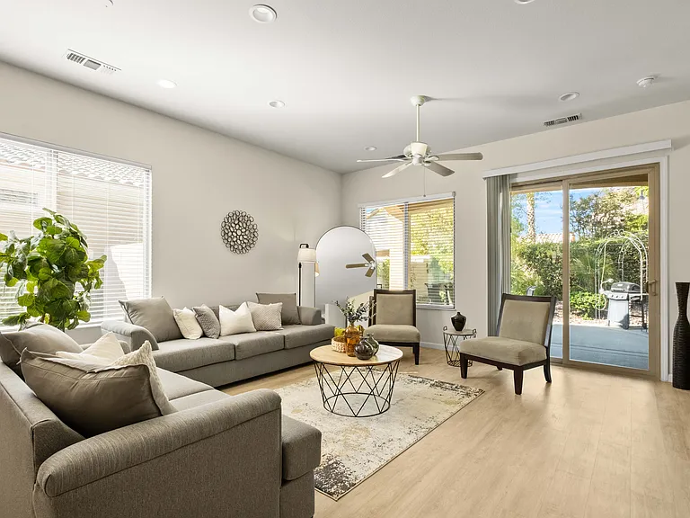 80528 Avenida San Fernando — Photo 6
