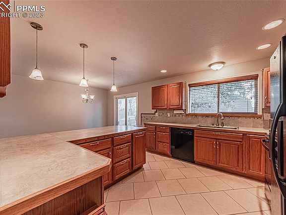3rd image of 6696 Flintridge Dr