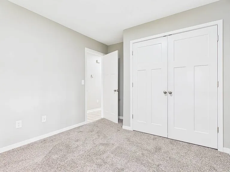 1206 Foxridge Dr — Photo 18