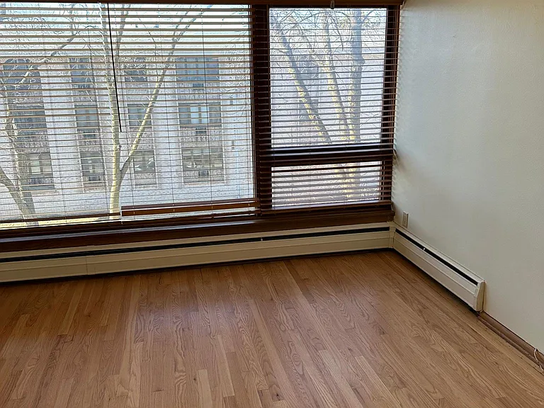505 E Henry Clay St #204 — Photo 35